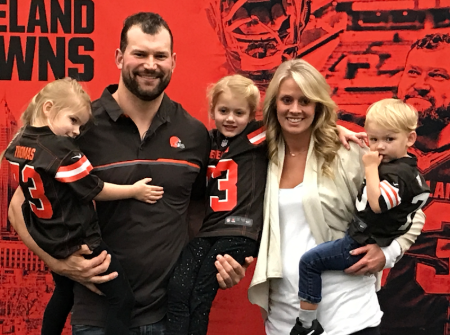 Joe Thomas is married to Annie Thomas.